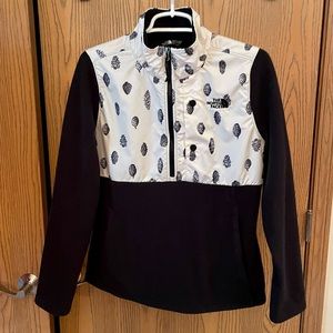 The North Face - Women’s Sweatshirt Pullover - Size M - Great Condition!